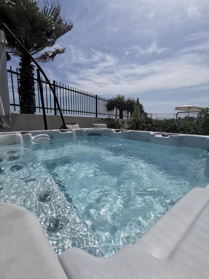 Le Nautilia Résidence de Luxe réservée aux couples Agde Exterior foto